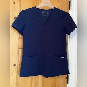 Figs Casma scrub top